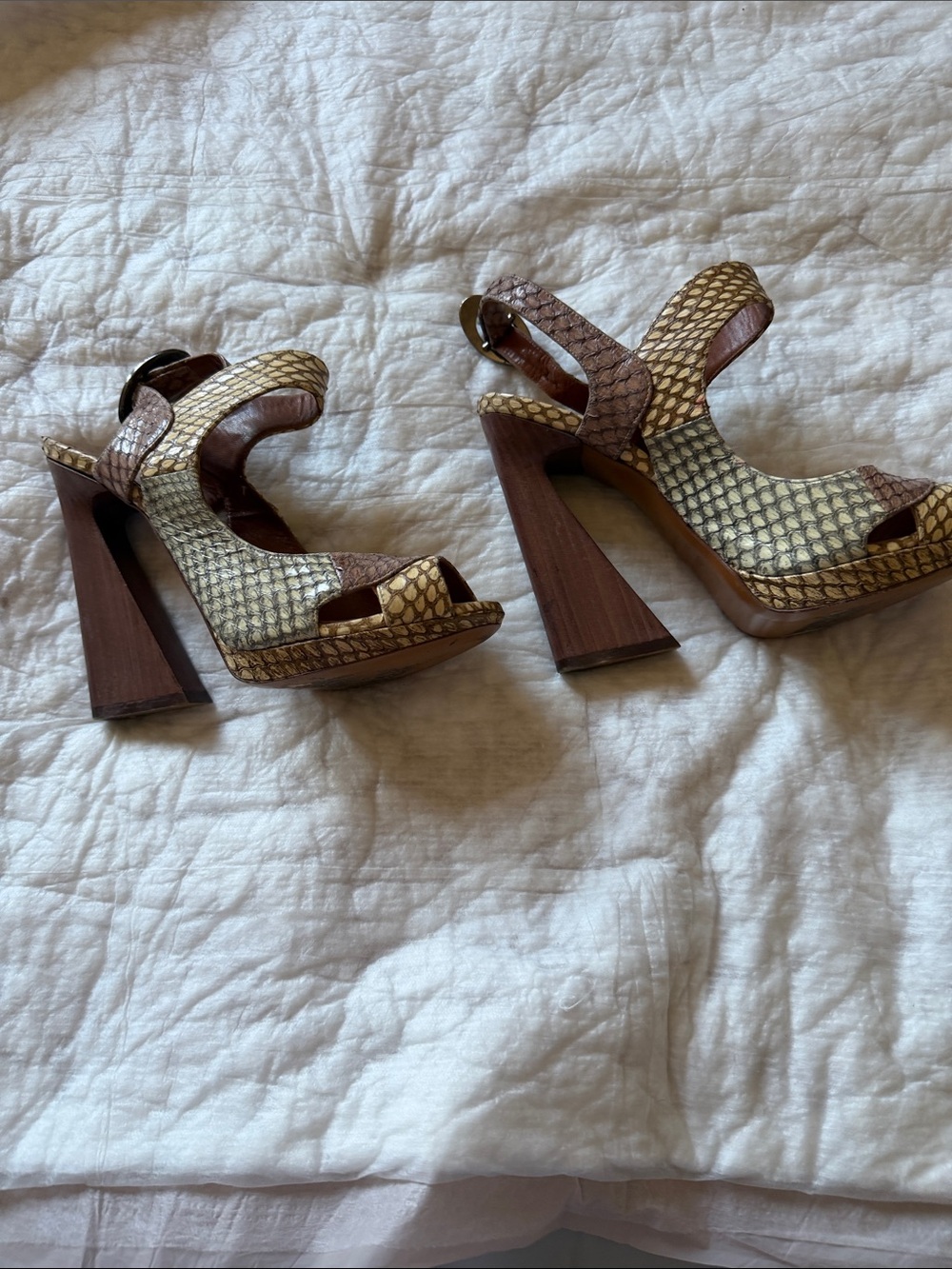 Edmundo Castillo Open-Toe Python-Pattern Heels in Gold and Brown - Picture 4 of 6